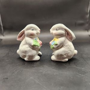 Vintage Ceramic Easter Spring Bunny Rabbit Salt & Pepper Shakers